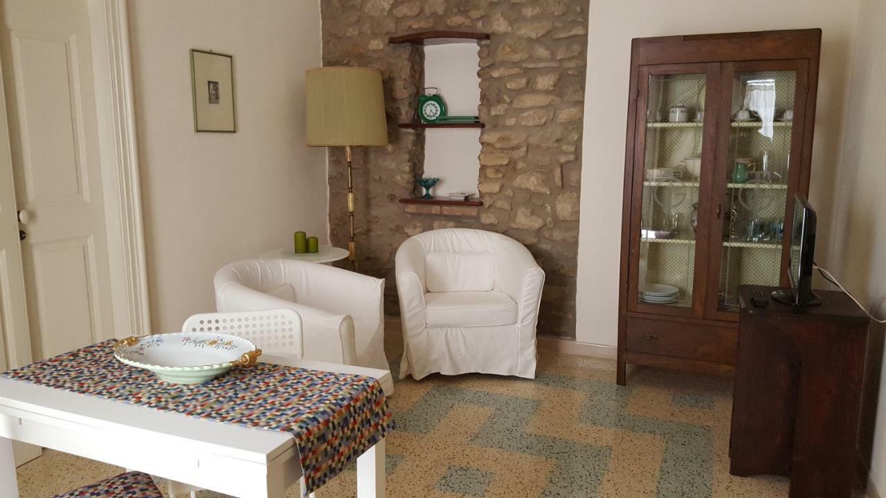Maison De Famille Acerenza Luaran gambar